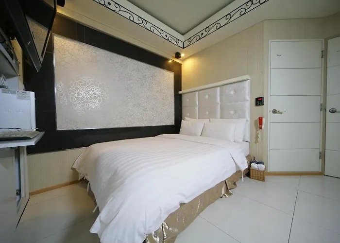 Hit Hotel