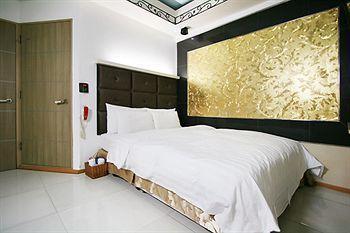 Hit motel