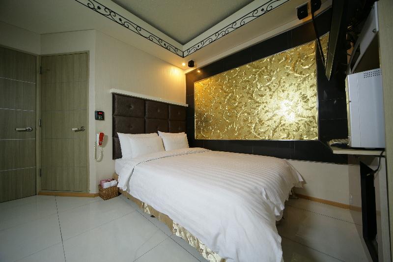 Hit 2* Seoul
